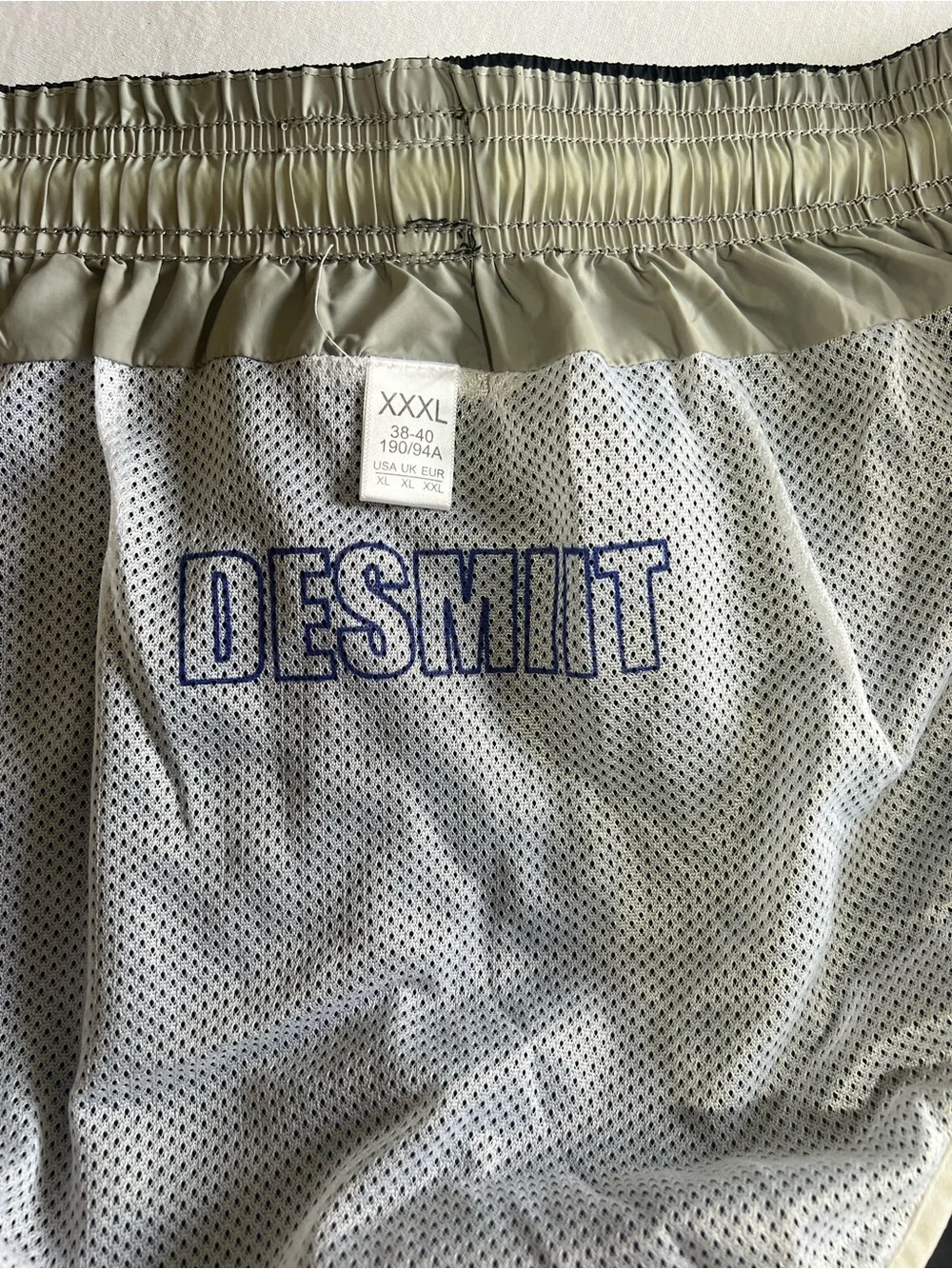 Desmiit lightweight black